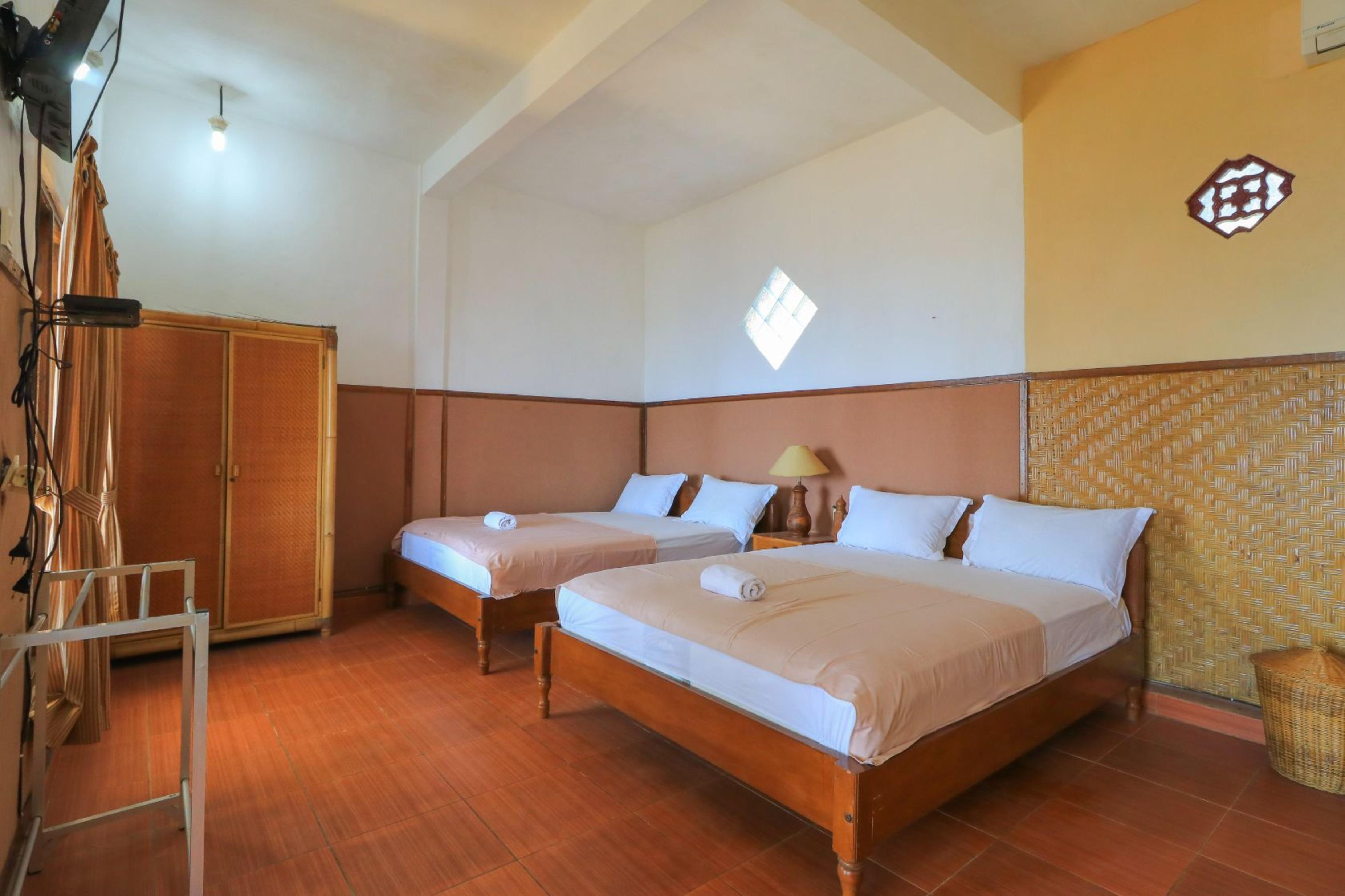 Hotel Tara Bar & Resto Air Sanih Кубутамбахан Экстерьер фото