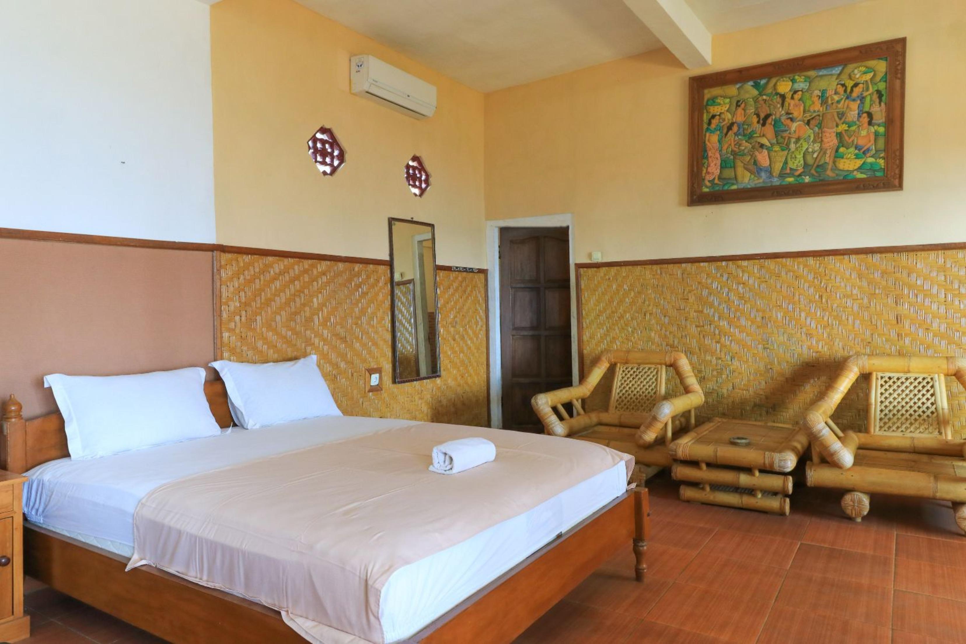Hotel Tara Bar & Resto Air Sanih Кубутамбахан Экстерьер фото