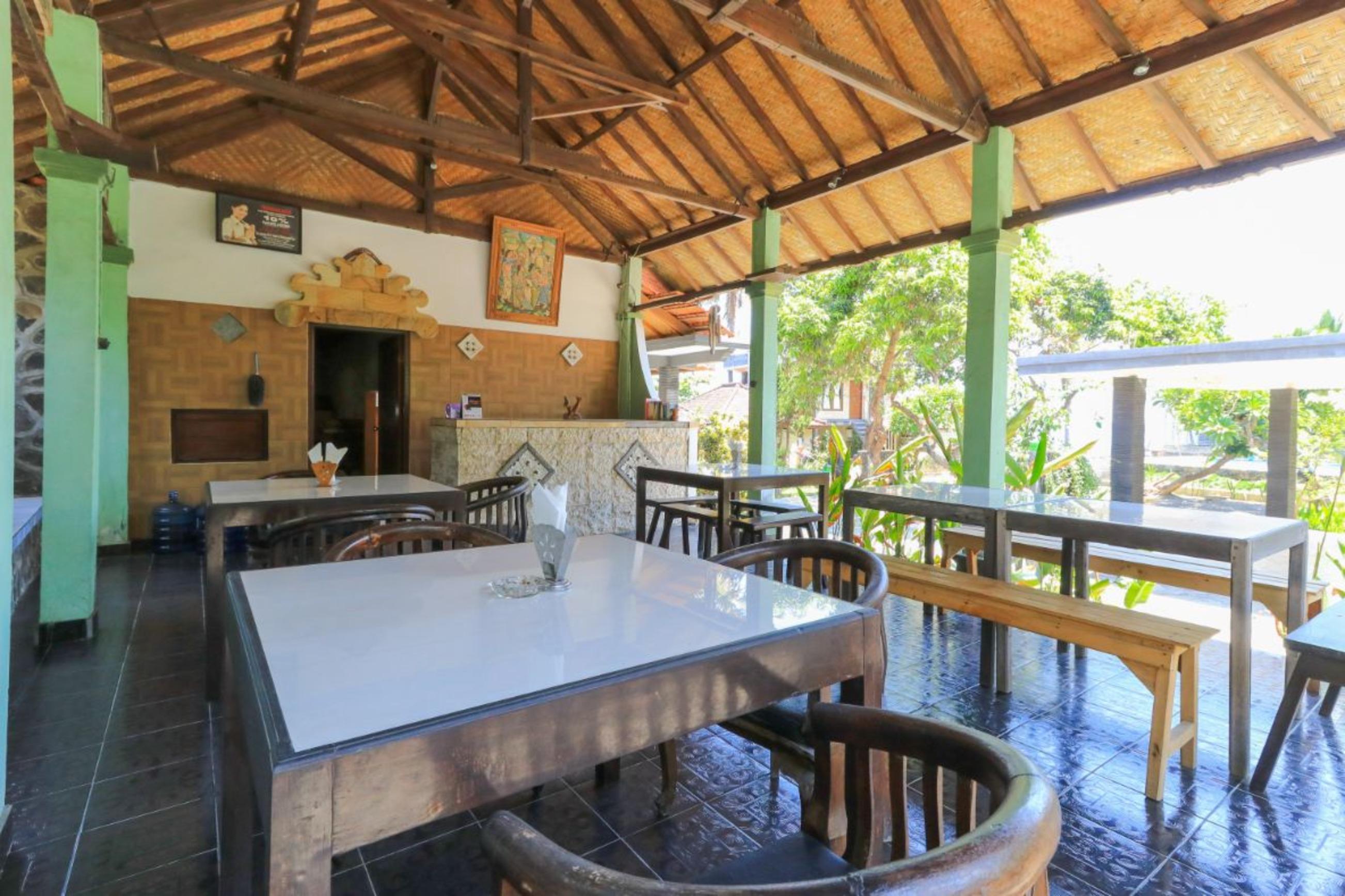 Hotel Tara Bar & Resto Air Sanih Кубутамбахан Экстерьер фото