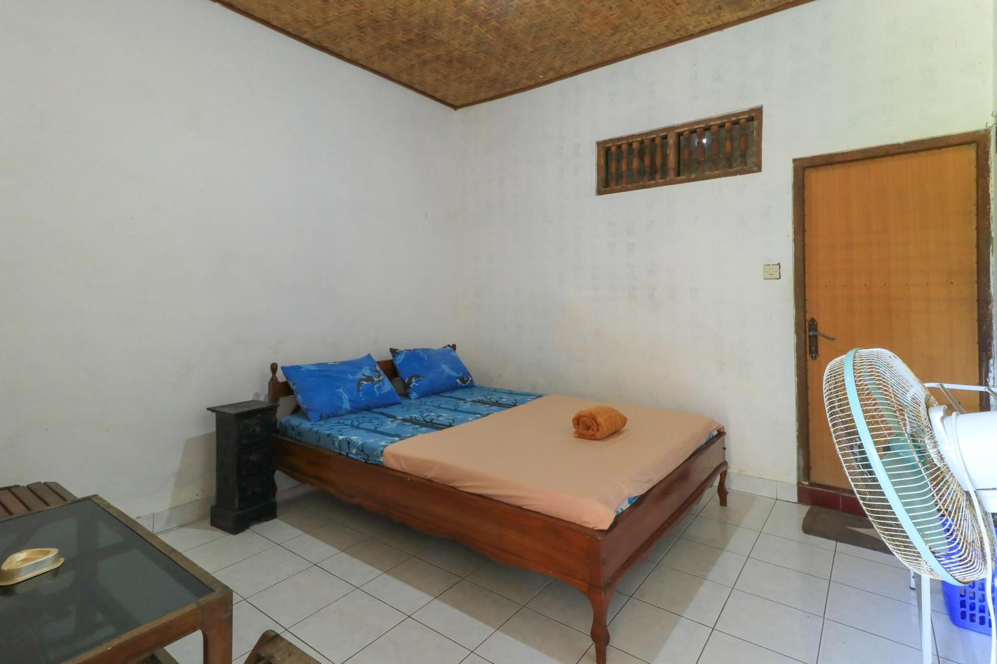 Hotel Tara Bar & Resto Air Sanih Кубутамбахан Номер фото