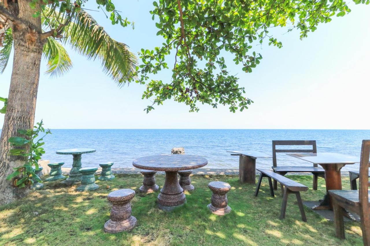 Hotel Tara Bar & Resto Air Sanih Кубутамбахан Экстерьер фото